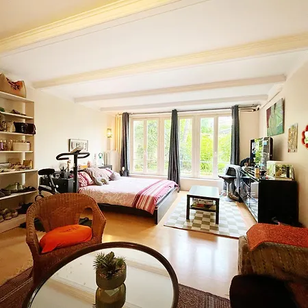 Grand Avec Jardin Privatif A Apartment *