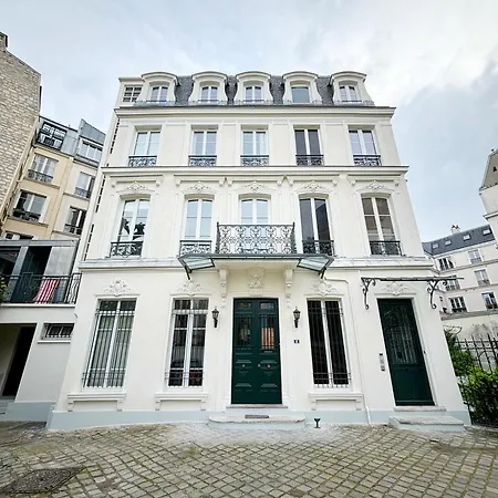 Grand Avec Jardin Privatif à *