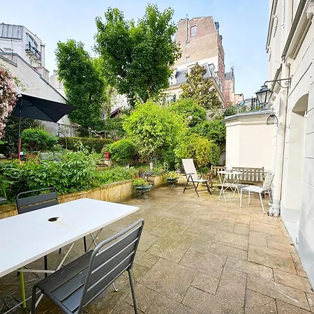 Grand Avec Jardin Privatif à Parigi